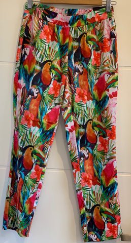 Foil Perfectly Polished Capri Parrot Print - Total Woman Total Home